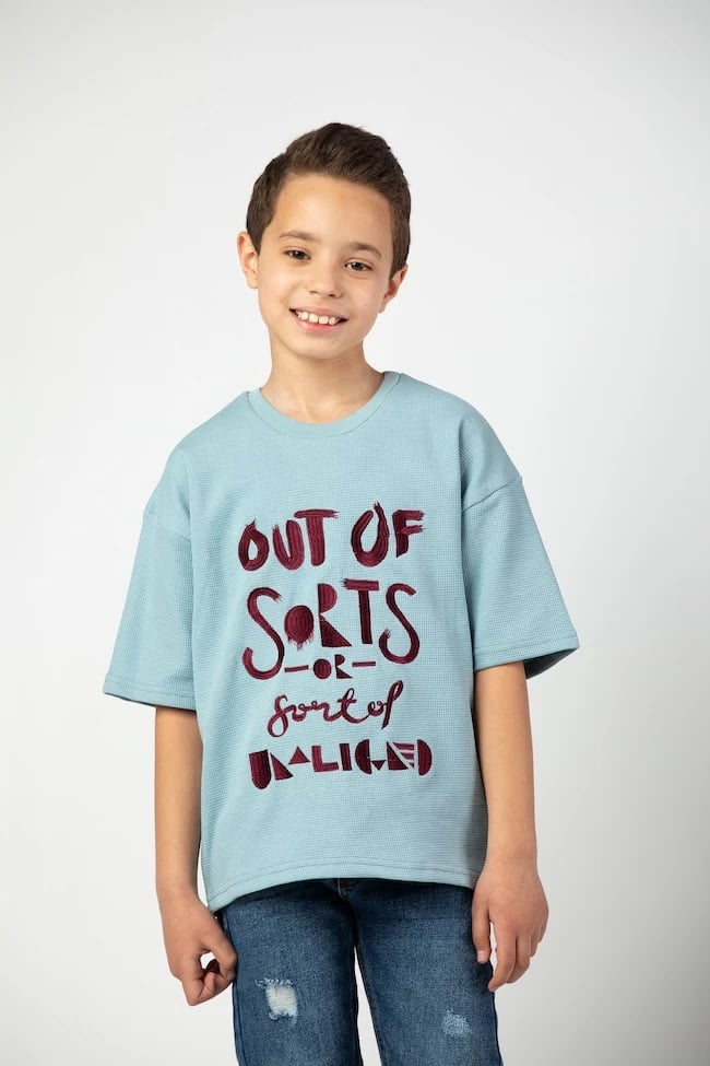 تي شيرت مطرّز