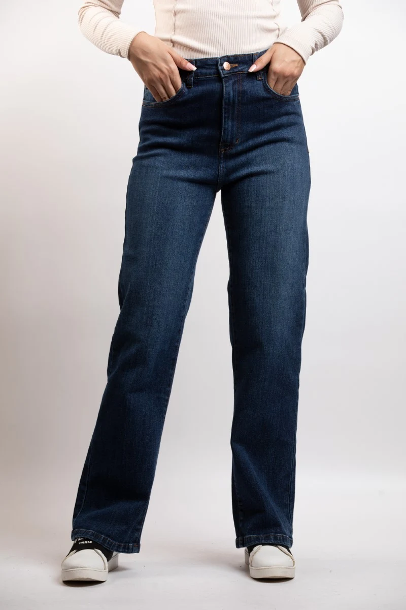 بنطال جينز مستقيم