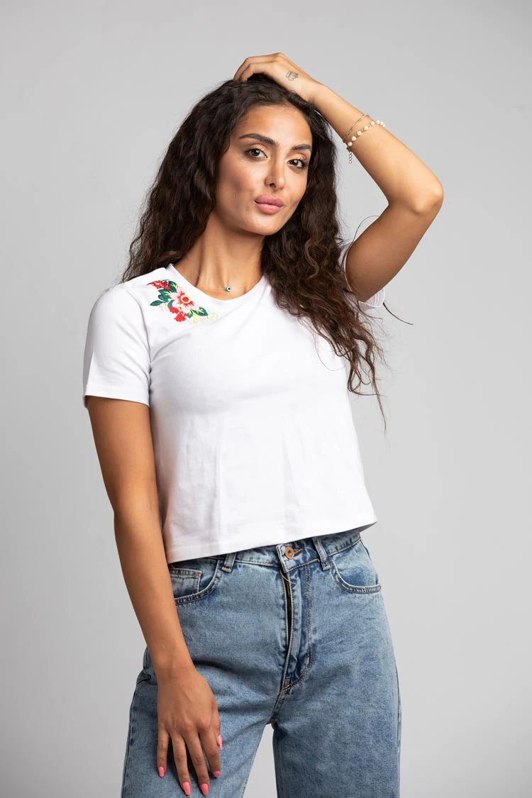تي شيرت قطني مطرّز