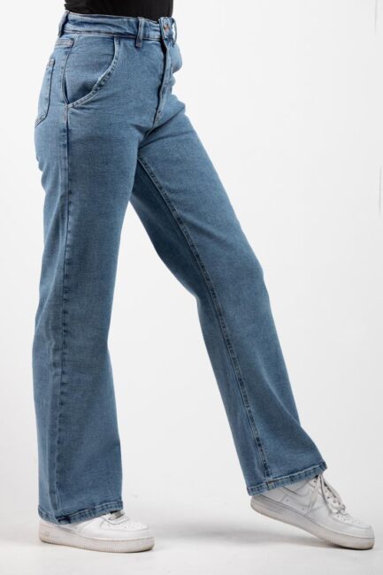 694 Wideleg Jeans
