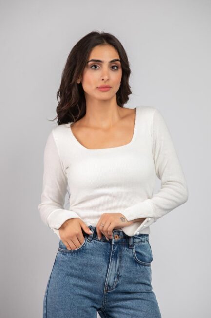 squared neckline t-shirt