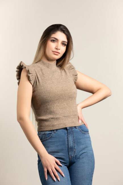 ruffels sleeves ribbed top