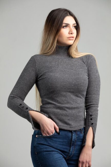 Ribbed long-sleeved t-shirt