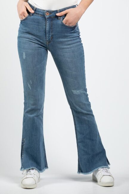High-waist flare jeans 670